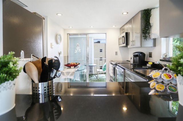 6570 Royal Palm Blvd 301J, Margate, FL 33063