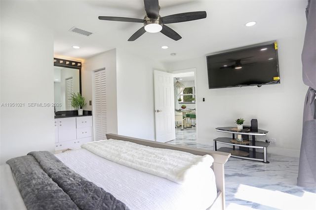 6570 Royal Palm Blvd 301J, Margate, FL 33063