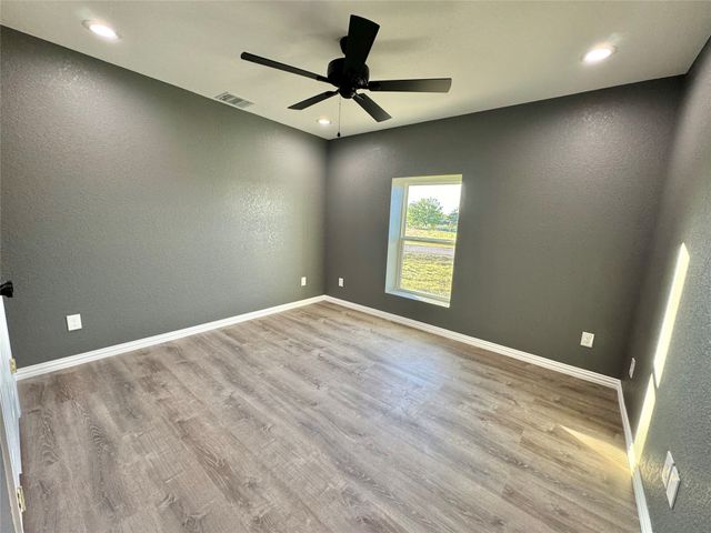 200 Lois Circle, Granbury, TX 76049