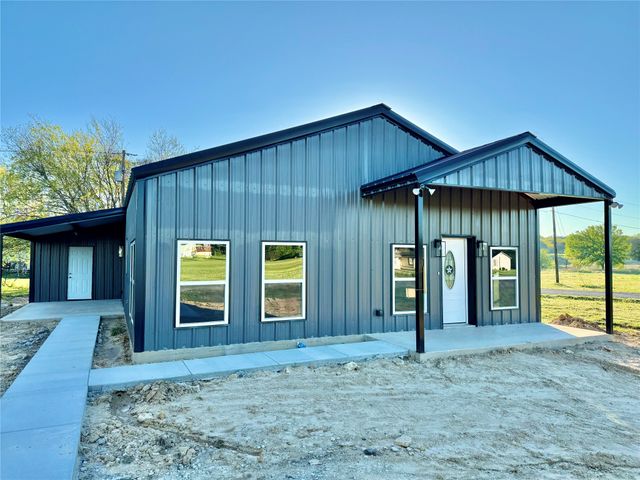 200 Lois Circle, Granbury, TX 76049