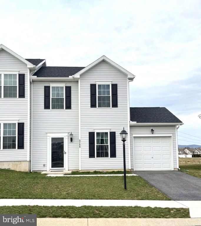 3755 CASTLE DR, Dover, PA 17315