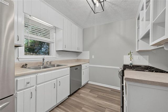 917 Andover Court, Woodstock, GA 30188