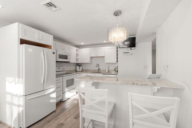 25 Rockland St 5, Boston, MA 02132