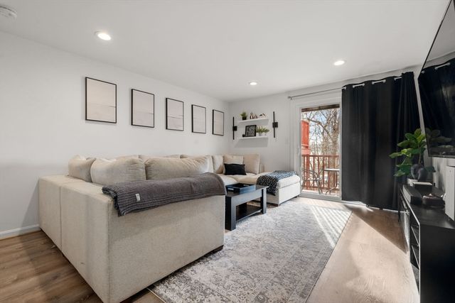 25 Rockland St 5, Boston, MA 02132