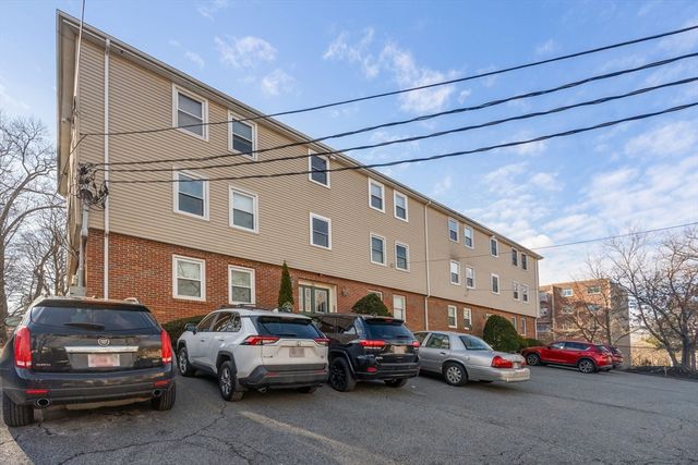 25 Rockland St 5, Boston, MA 02132