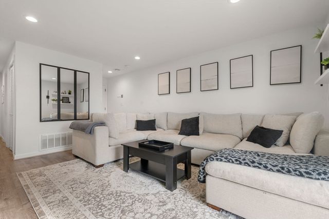 25 Rockland St 5, Boston, MA 02132