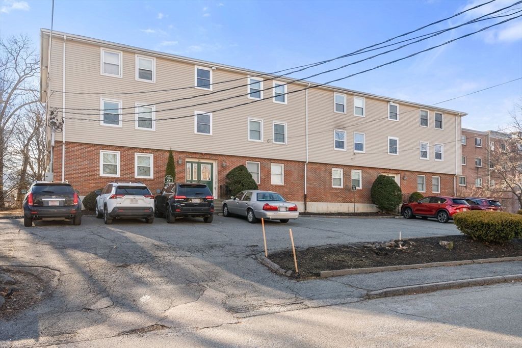 25 Rockland St 5, Boston, MA 02132