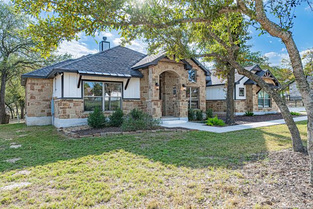 140 Wood Valley, Adkins, TX 78101