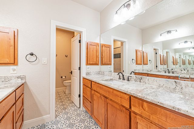 140 Wood Valley, Adkins, TX 78101