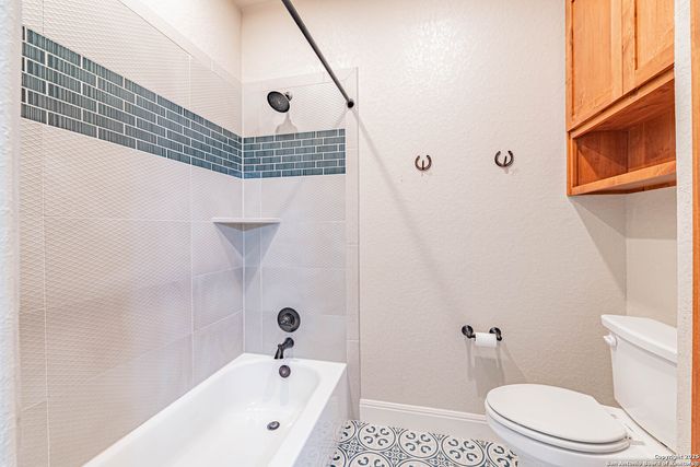 140 Wood Valley, Adkins, TX 78101