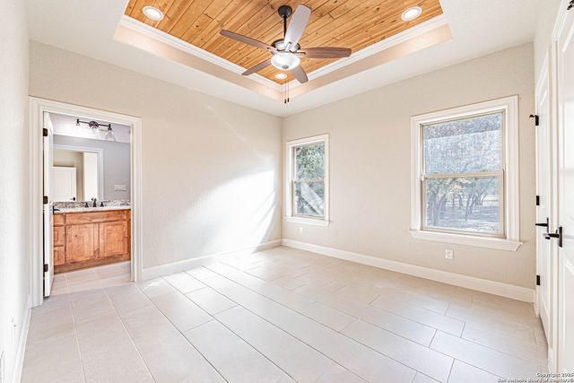 140 Wood Valley, Adkins, TX 78101