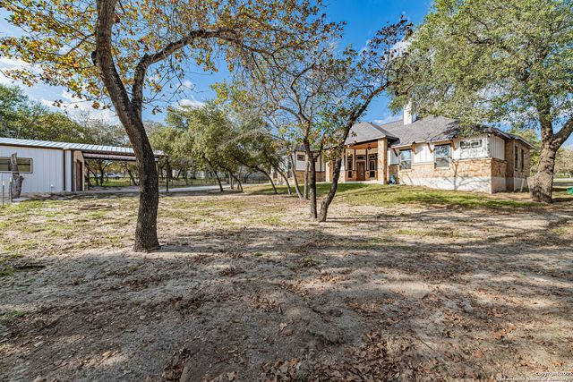 140 Wood Valley, Adkins, TX 78101
