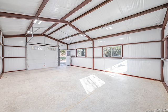 140 Wood Valley, Adkins, TX 78101