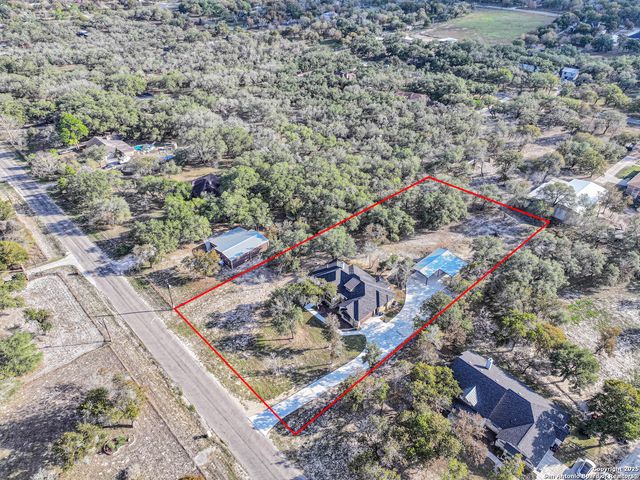 140 Wood Valley, Adkins, TX 78101