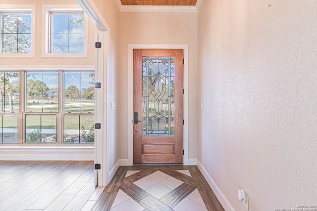 140 Wood Valley, Adkins, TX 78101