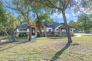 140 Wood Valley, Adkins, TX 78101