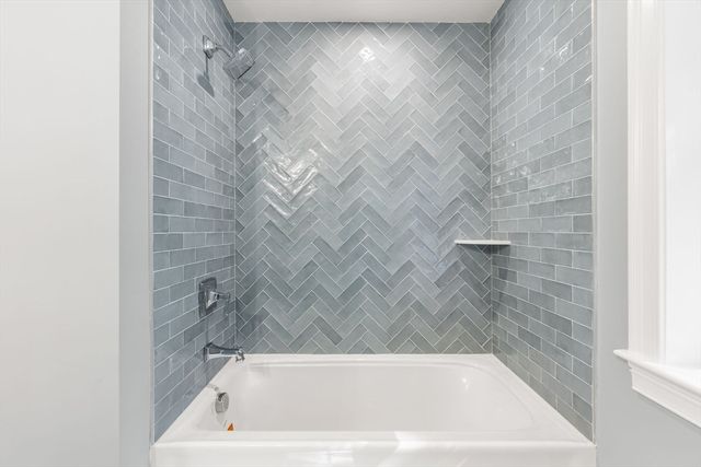 89 Central St, North Reading, MA 01864