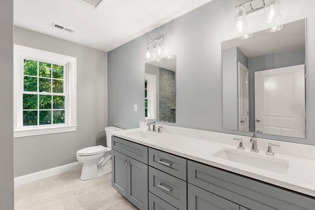 89 Central St, North Reading, MA 01864
