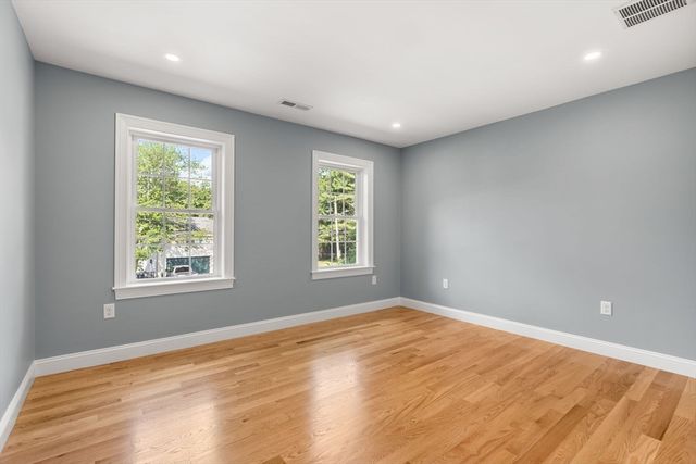 89 Central St, North Reading, MA 01864