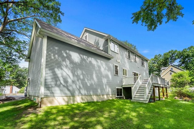 89 Central St, North Reading, MA 01864