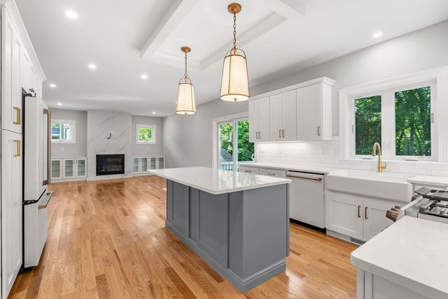 89 Central St, North Reading, MA 01864
