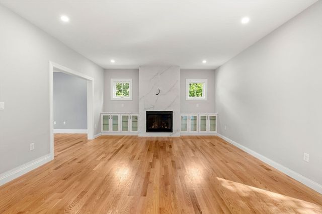 89 Central St, North Reading, MA 01864