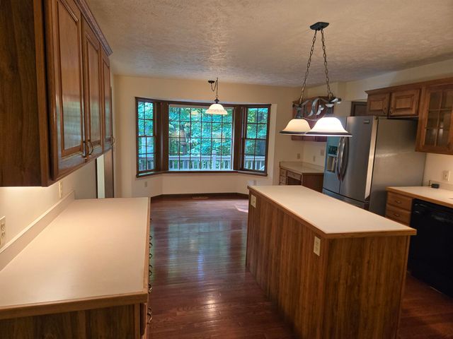 6285 S Westwood Parkway, Suttons Bay, MI 49682