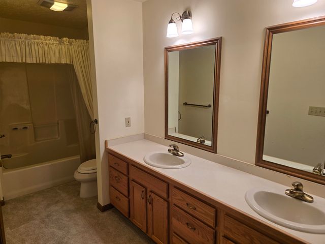 6285 S Westwood Parkway, Suttons Bay, MI 49682