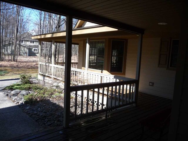 6285 S Westwood Parkway, Suttons Bay, MI 49682