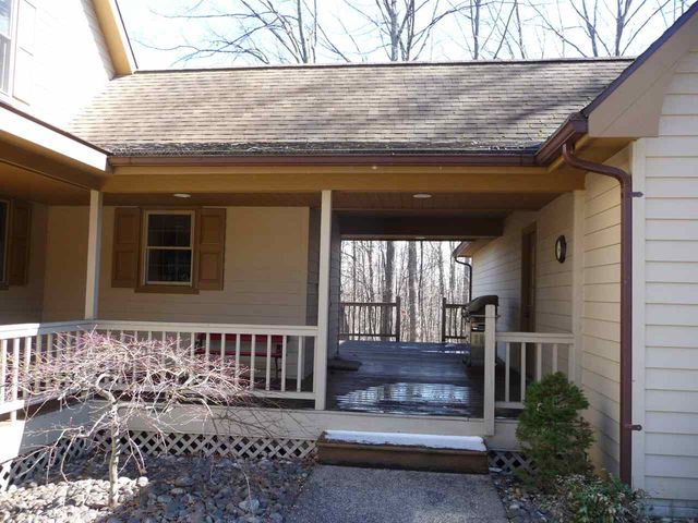 6285 S Westwood Parkway, Suttons Bay, MI 49682