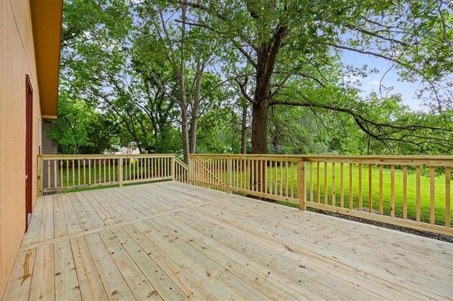 7103 E 159th Street, Belton, MO 64012