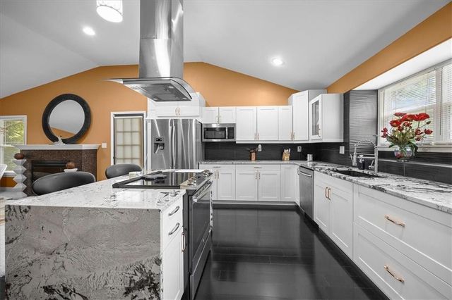 7103 E 159th Street, Belton, MO 64012