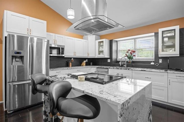 7103 E 159th Street, Belton, MO 64012