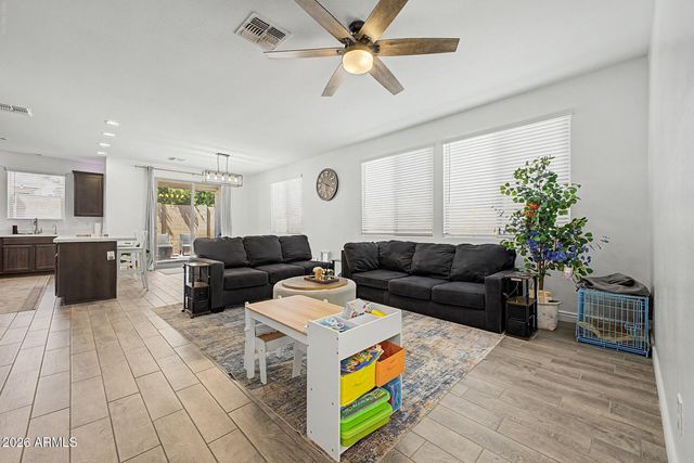 14426 W COTTONTAIL Lane, Surprise, AZ 85387