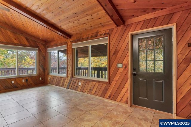 997 20th St SE, Salem, OR 97301