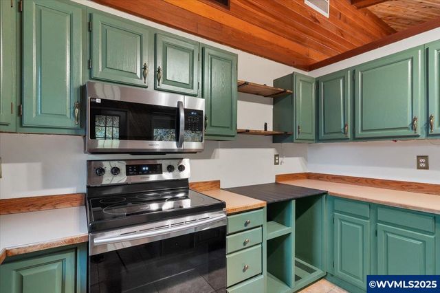 997 20th St SE, Salem, OR 97301