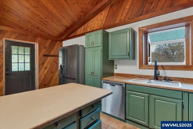 997 20th St SE, Salem, OR 97301