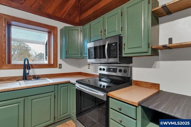 997 20th St SE, Salem, OR 97301