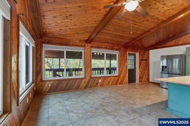 997 20th St SE, Salem, OR 97301