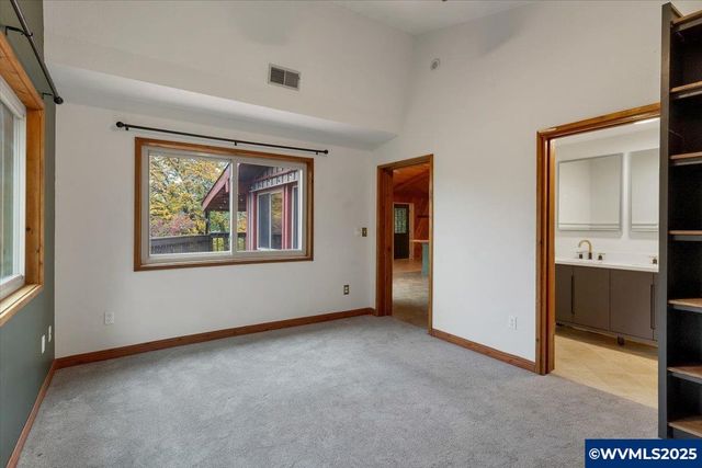 997 20th St SE, Salem, OR 97301