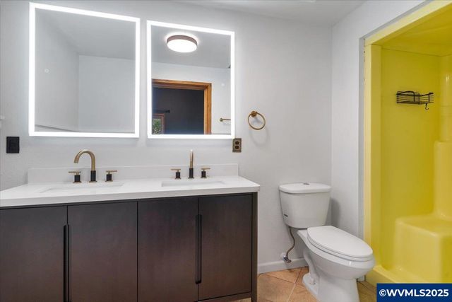 997 20th St SE, Salem, OR 97301