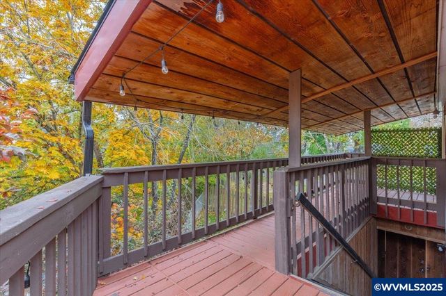 997 20th St SE, Salem, OR 97301