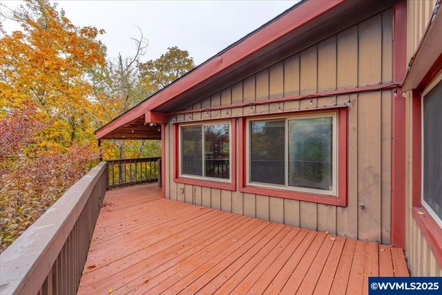 997 20th St SE, Salem, OR 97301