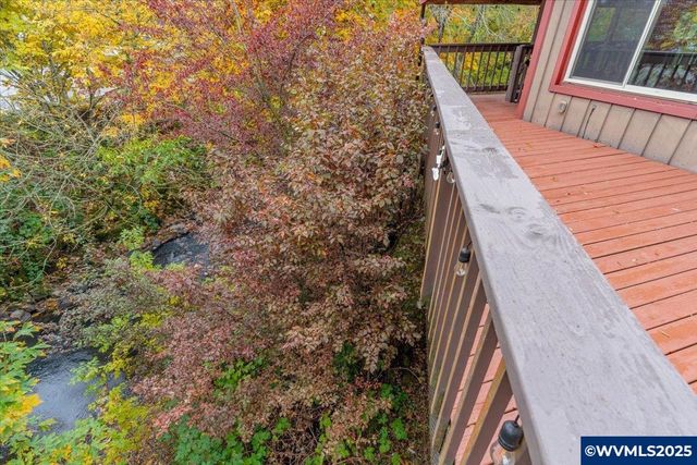 997 20th St SE, Salem, OR 97301