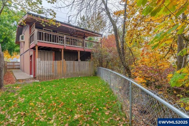 997 20th St SE, Salem, OR 97301