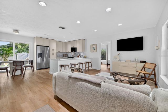 637 41ST AVENUE NE, St Petersburg, FL 33703