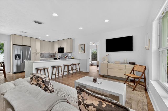 637 41ST AVENUE NE, St Petersburg, FL 33703