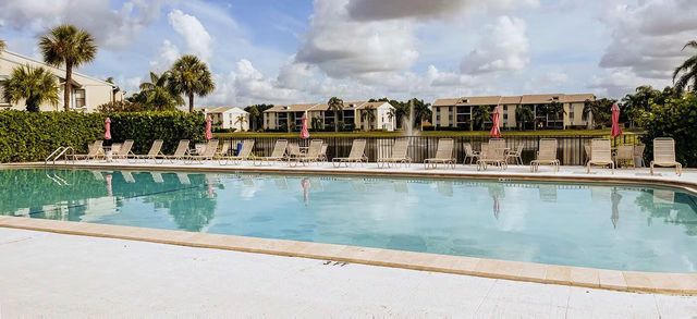 1105 Green Pine Boulevard C1, West Palm Beach, FL 33409