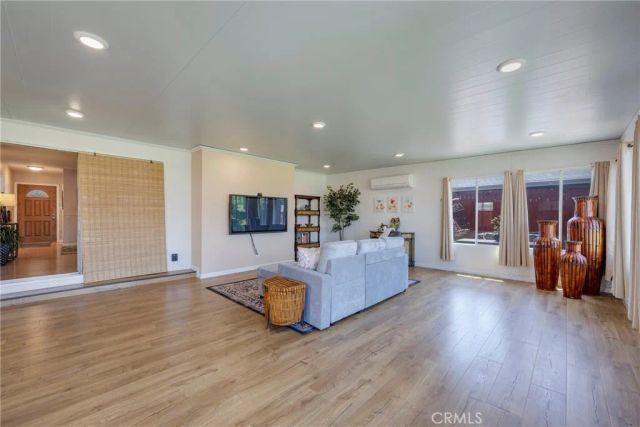 1519 Victoria, Fullerton, CA 92831