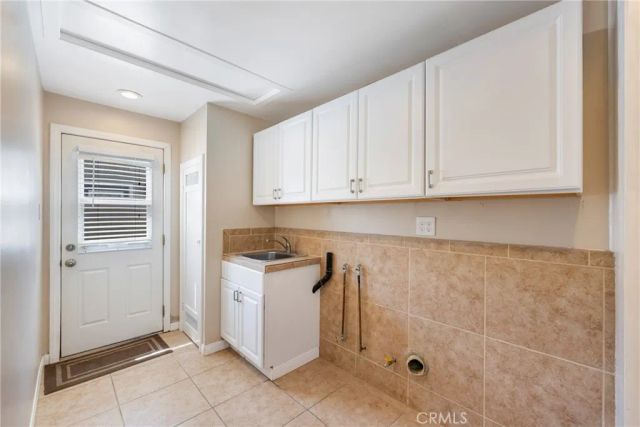 1519 Victoria, Fullerton, CA 92831